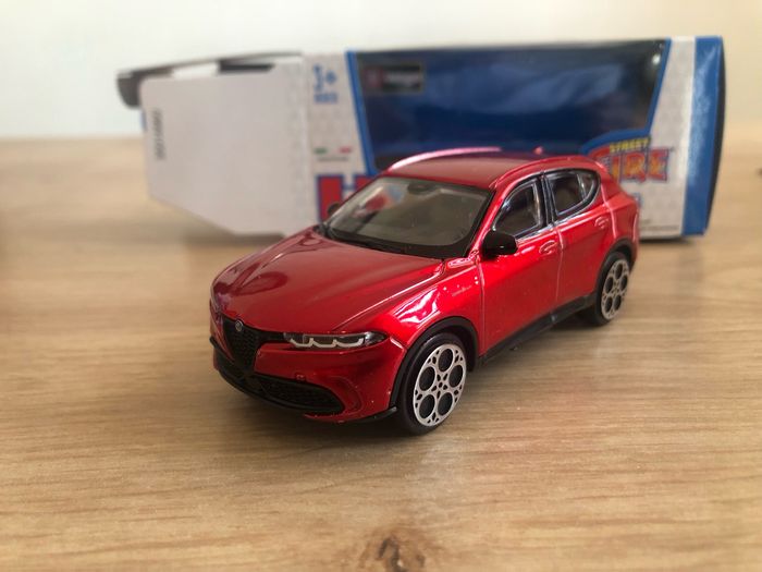 Miniature Burago Alfa Romeo Tonale