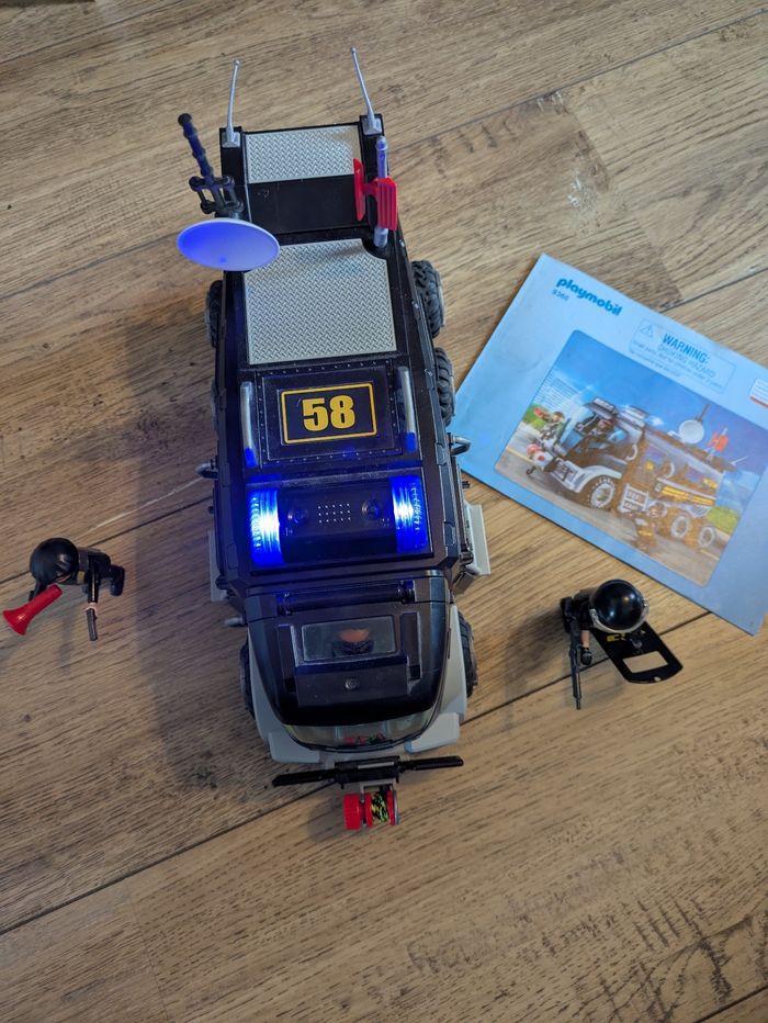 Camion policiers d'élite Playmobil 9360 - photo numéro 3