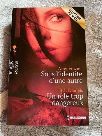 Roman Black Rose Harlequin