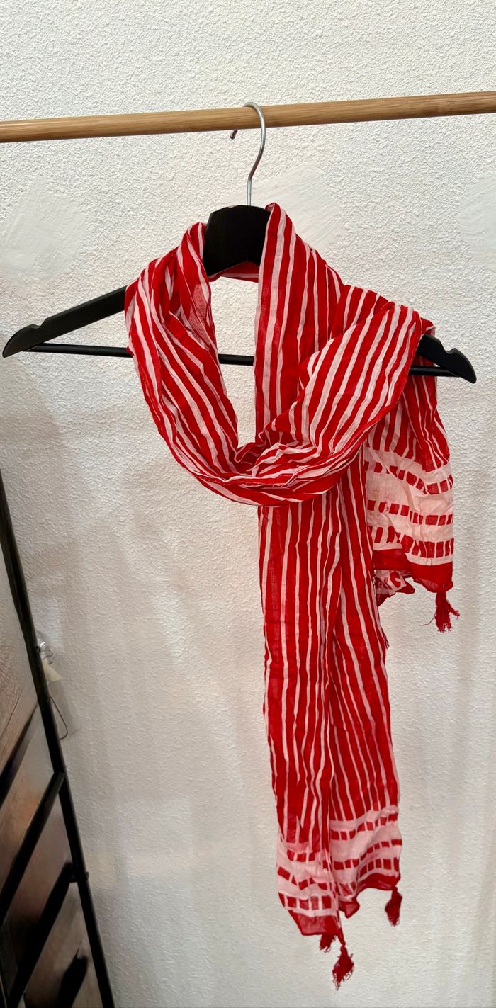 Châle léger à rayures rouge et blanc - Scottage