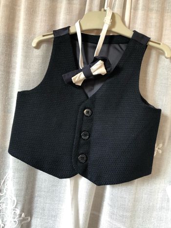 Gilet de costume 3/6 mois Primark et noeud papillon taille unique