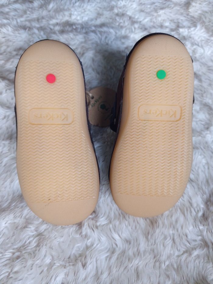 Chaussures Kickers 23 neuves - photo numéro 4