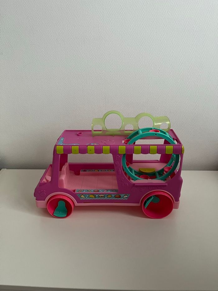 Camion pour poupées