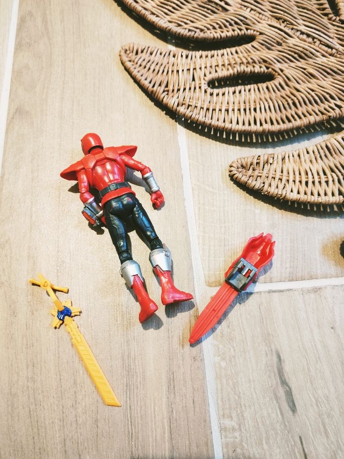 🙅 Power rangers beast morphers figurine du ranger rouge avec épée spinner et sa clé - photo numéro 2