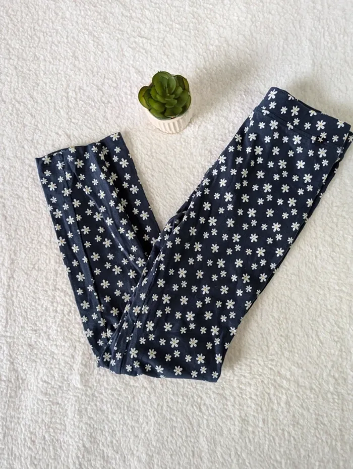 🤍 Legging fleuri – 10 ans