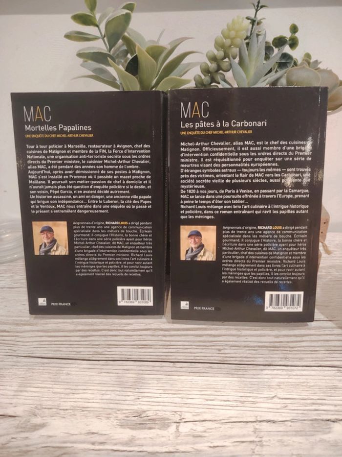 Lot de 2 livres brochés Richard Louis les pates à la carbonari et mortelles papalines tbe - photo numéro 2