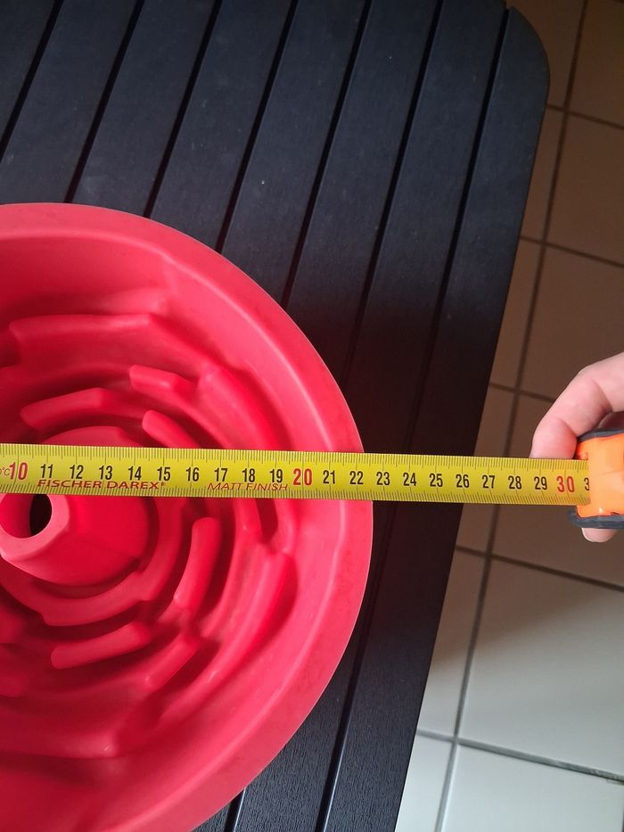 Moule en silicone rouge "Fleur" en tres bon etat - photo numéro 6