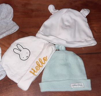 Lot bonnets de naissance 