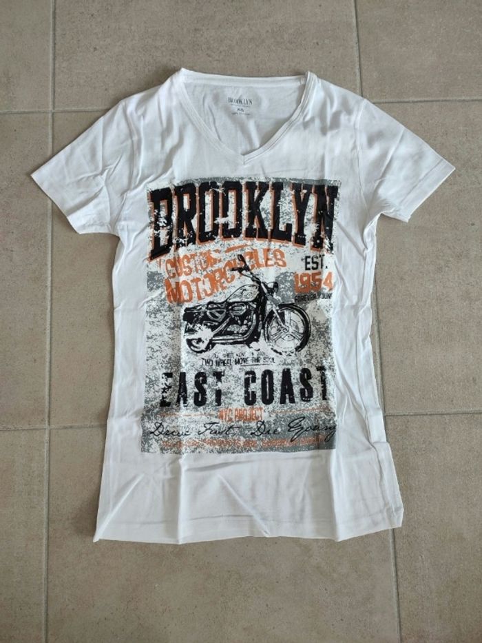 T-shirt XS 14 ans