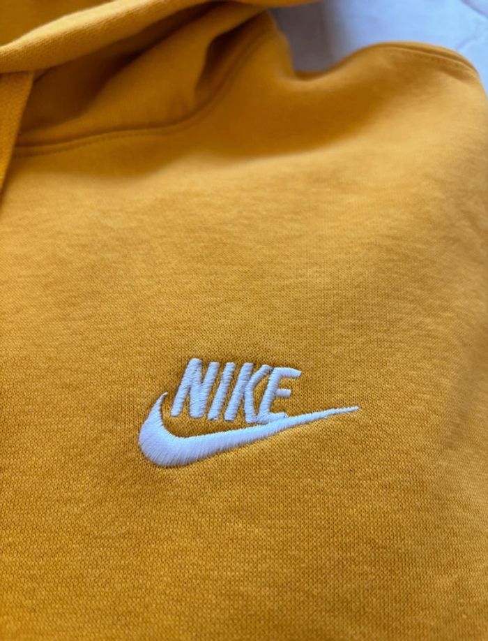 Sweat hoodies Nike à capuche jaune moutarde logo brodé – Taille S oversize(taille M) - photo numéro 2