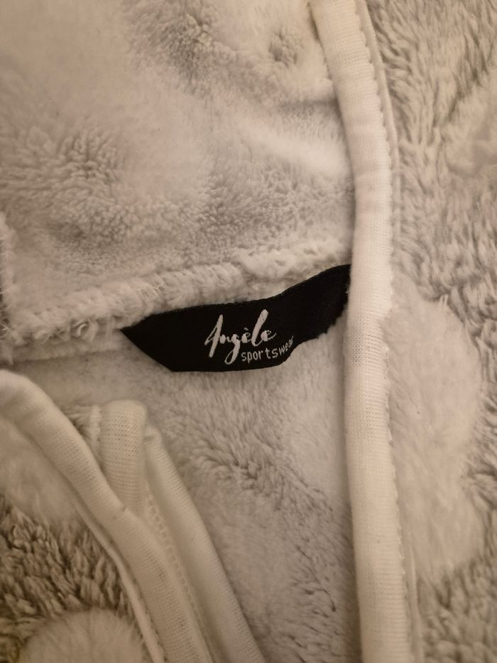 Combinaison polaire
Taille 3 mois / 62 cm - photo numéro 2