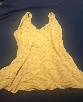Chemisier jaune avec des petite fleur et paillettes
