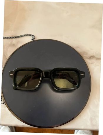 Lunette de soleil carrée verte