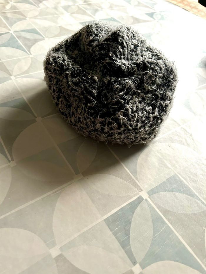 Bonnet noir et blanc femme - neuf - photo numéro 2