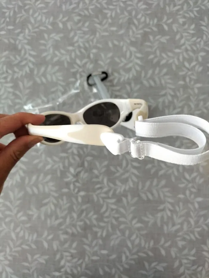 Lunette de soleil - photo numéro 4