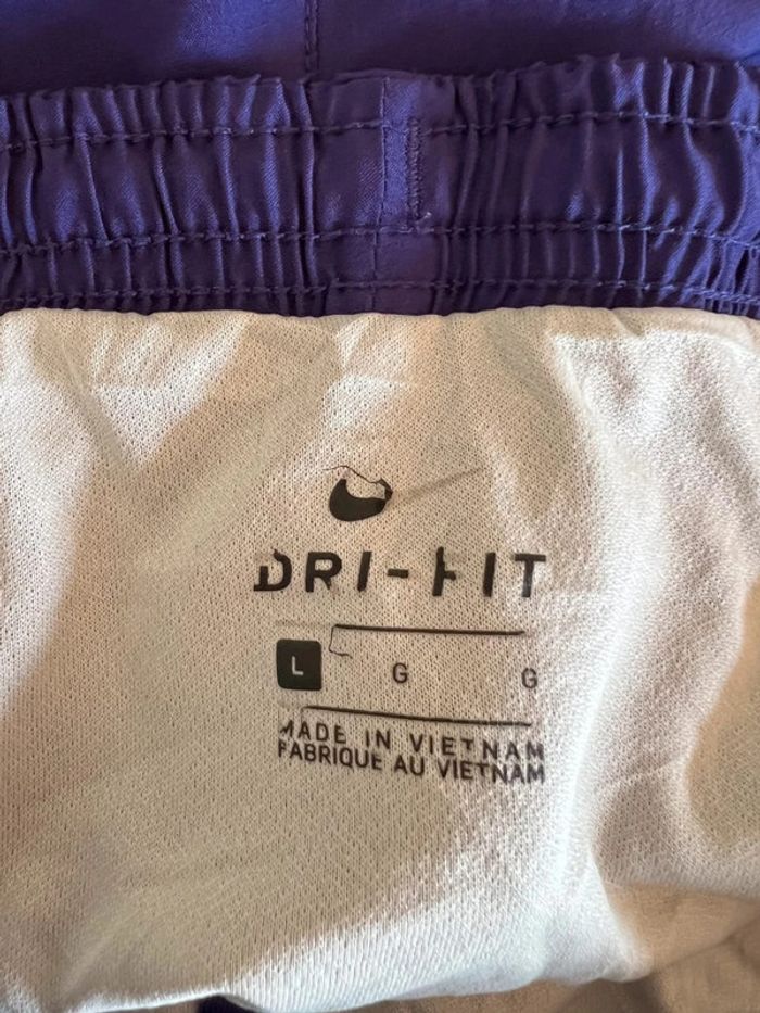 Short sport violet femme Nike taille L Pantalón corto deportivo mujer Pantaloncino donna Damen - photo numéro 5