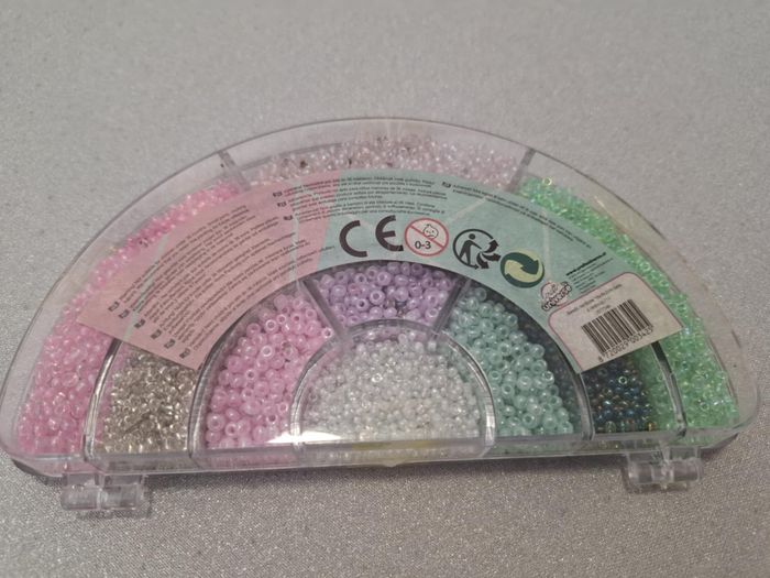 Belle boîte perles de rocaille arc-en-ciel pour créations/bijoux 10 couleurs neuve - photo numéro 3