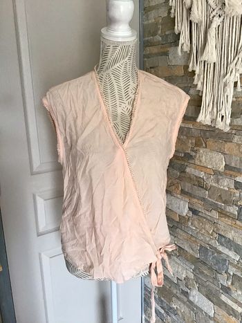 Très jolie Top blouse sans manche couleur abricot taille M marque Camaïeu (0723)