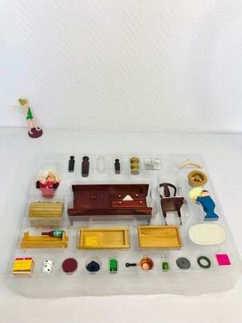 Meubles et accessoires miniatures maison de poupée 
