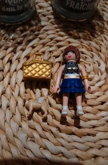 Fille et chien "playmobil"