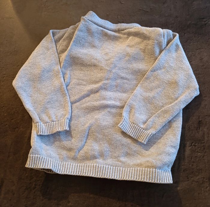 Gilet léger gris
Taille 18 mois - photo numéro 2