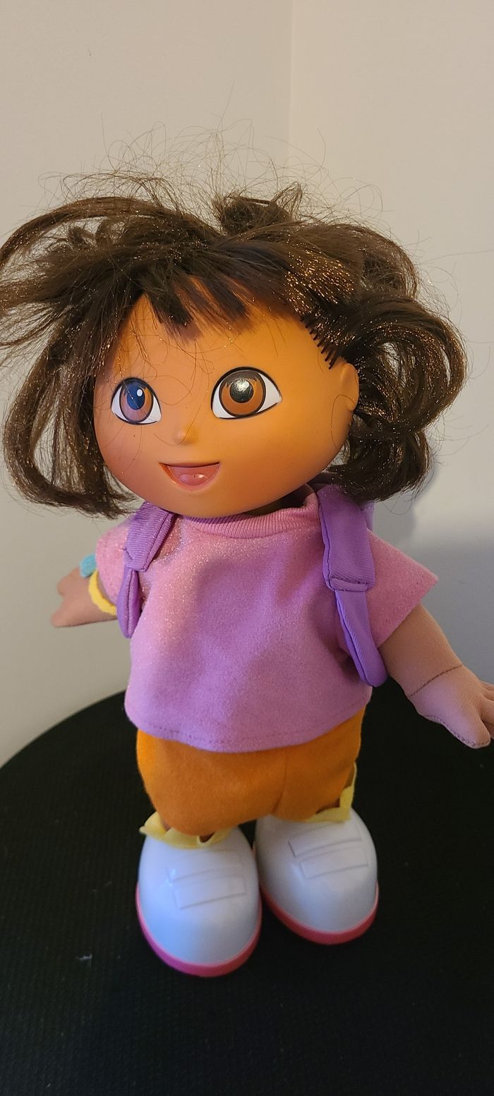 2001 Fisher Price Dora l'exploratrice Poupée Dora interactif  Vintage - photo numéro 3