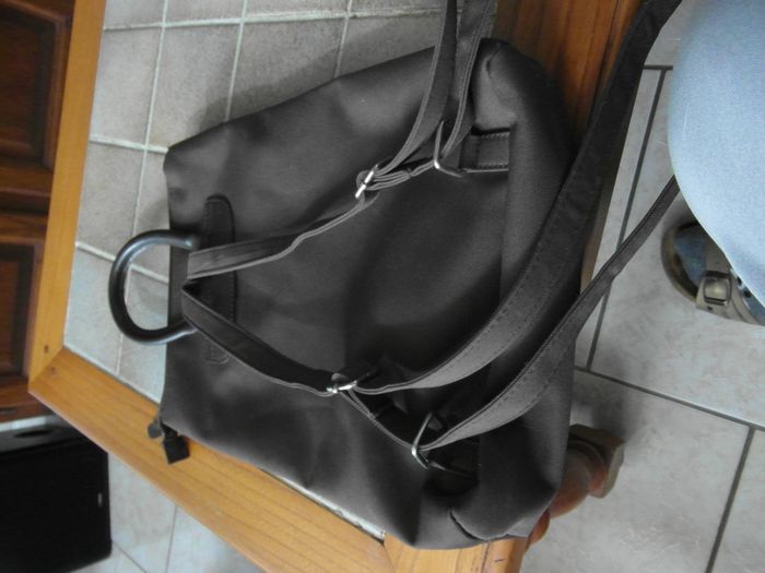 ensemble sac à dos et pochette - photo numéro 2