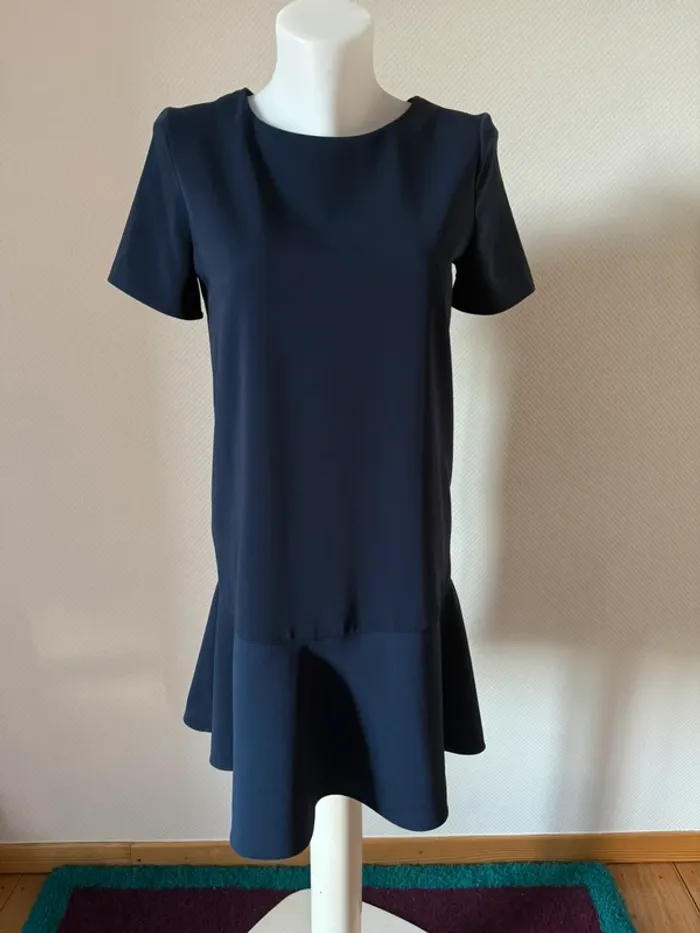 Robe mango bleu marine en très bon état taille S
