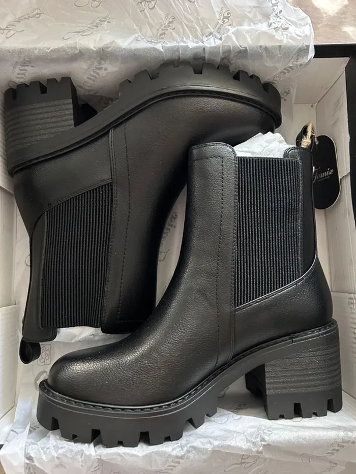 Bottines pour femme pointure 36-37-38-39-40 Jomix noires, style Chelsea - photo numéro 2
