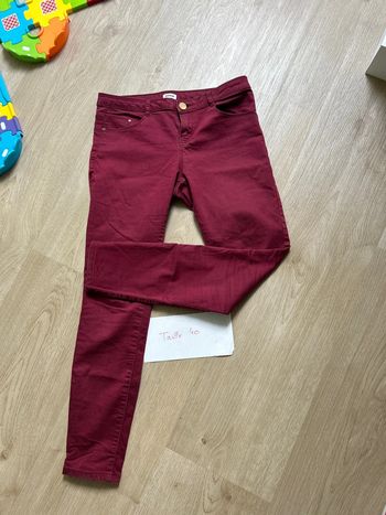 Jean bordeaux taille 40