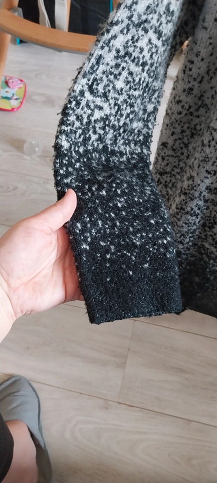 Veste lainage épaisse taille L portée quelques fois mais très bon état - photo numéro 3