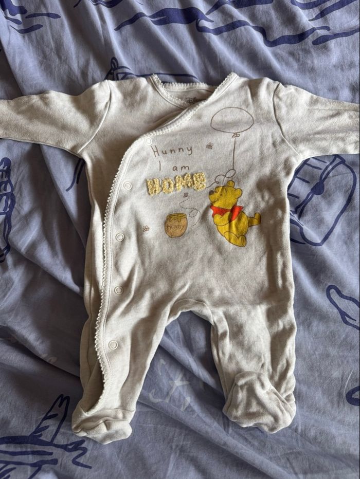 Pyjama Winnie taille 1 mois - photo numéro 2