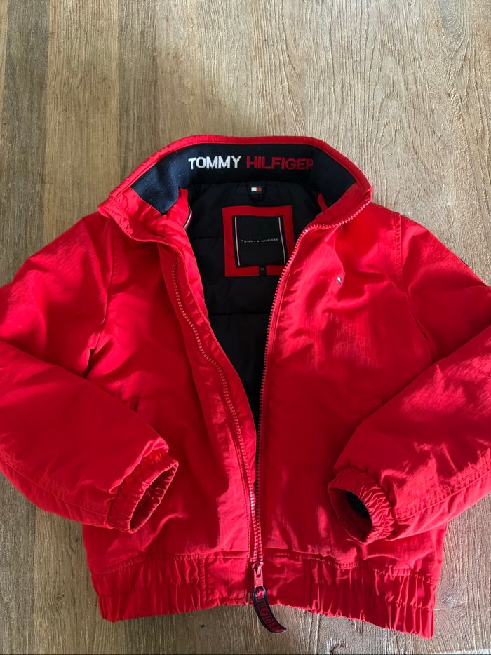 Manteau rouge Tommy
