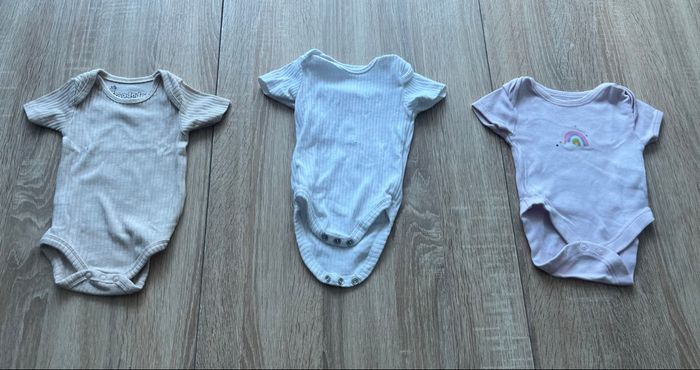 Lot de 3 bodies taille 3 mois