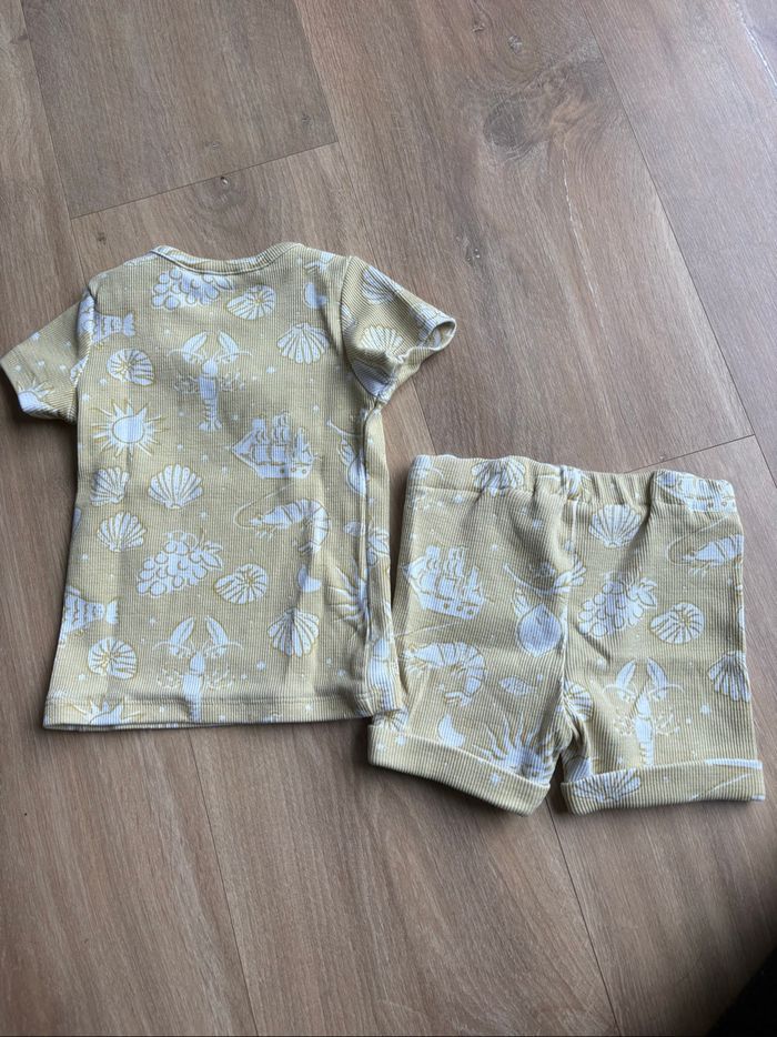 👶 Ensemble short & t-shirt H&M - photo numéro 2