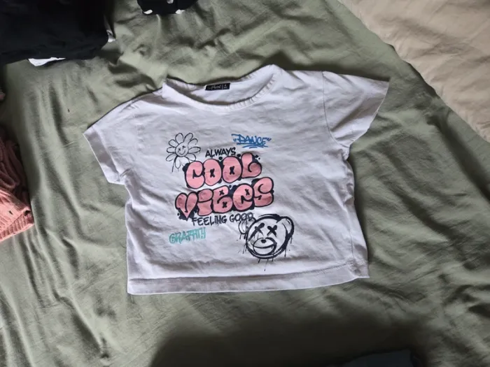 Ensemble salopette et teeshirt - photo numéro 2