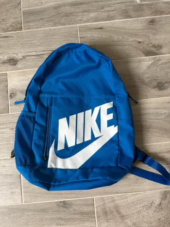 Sac à dos Nike en bon état