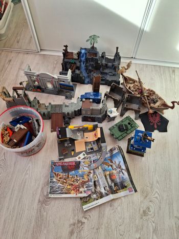 Lot Mega Bloks / Cobi – univers médiéval & aventure