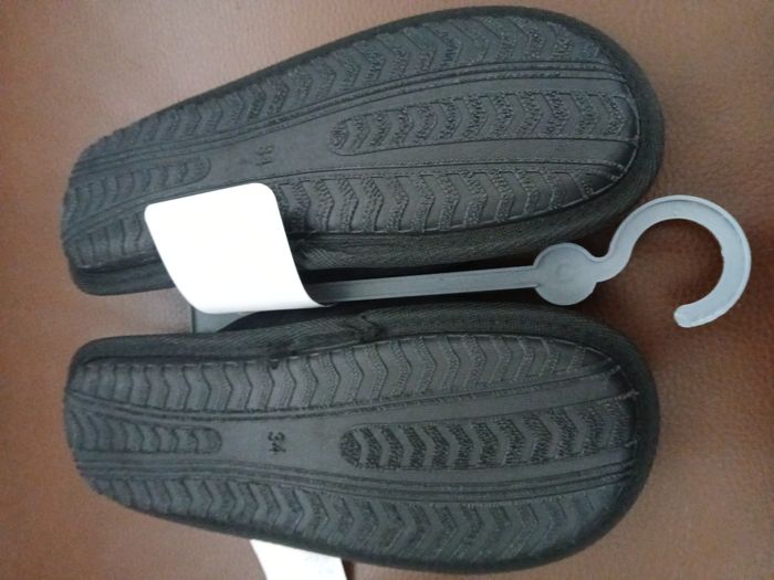 chaussons garcon Simpson 34 - photo numéro 2