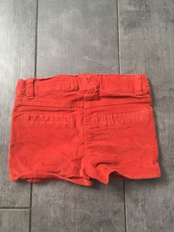 Short fille
