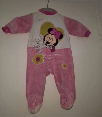 pyjama disneyland minnie 
taille 3 mois