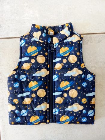 Doudoune sans manches planètes 6 mois neuve