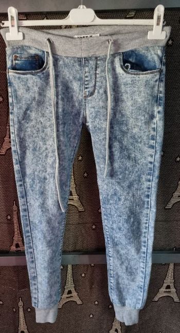 Jean élastique à la taille