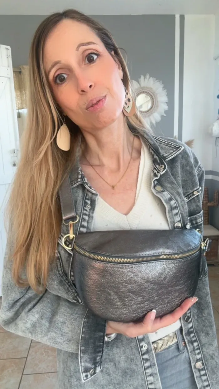 Sac banane cuir gris irisé - photo numéro 6