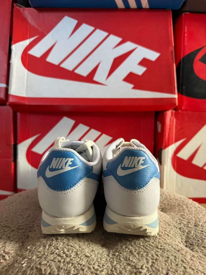 Basket Nike Cortez W full cuir taille 36 - photo numéro 3