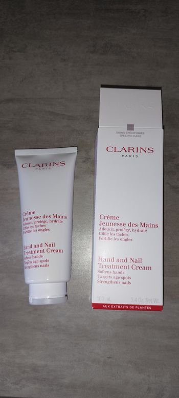 Creme jeunesse des mains clarins 