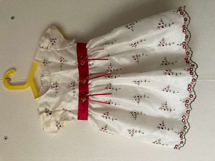robe de cérémonie broderie fleurs bébé 18 mois