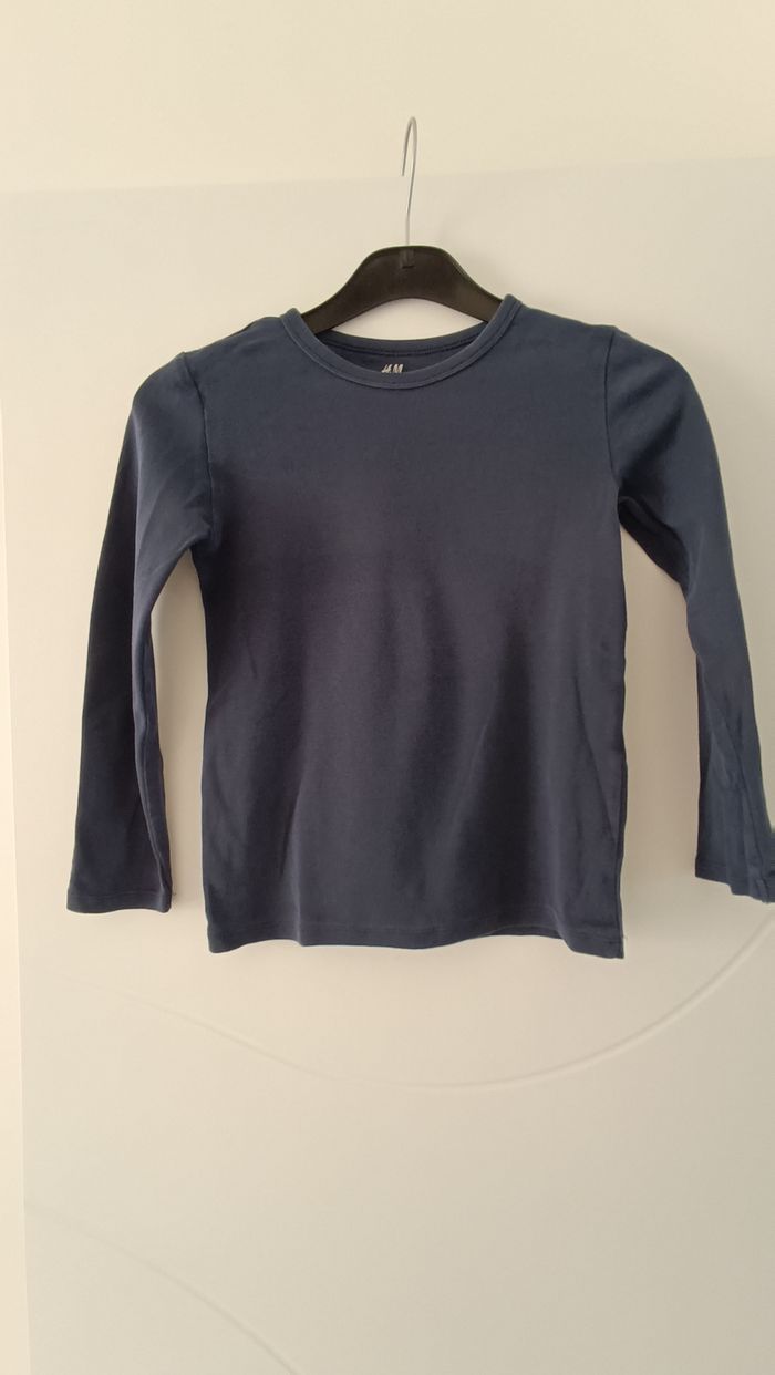 2 t-shirts 6 ans - photo numéro 3