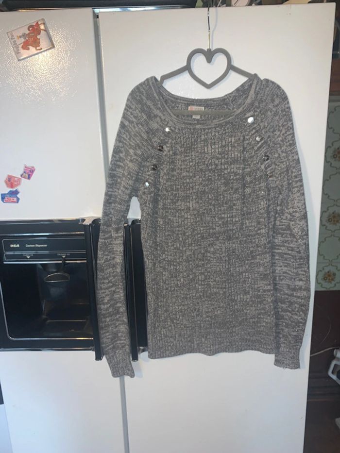 Pull guess fille