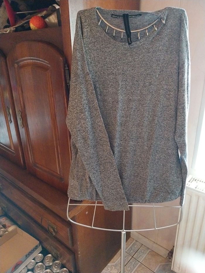 Pull gris - photo numéro 3